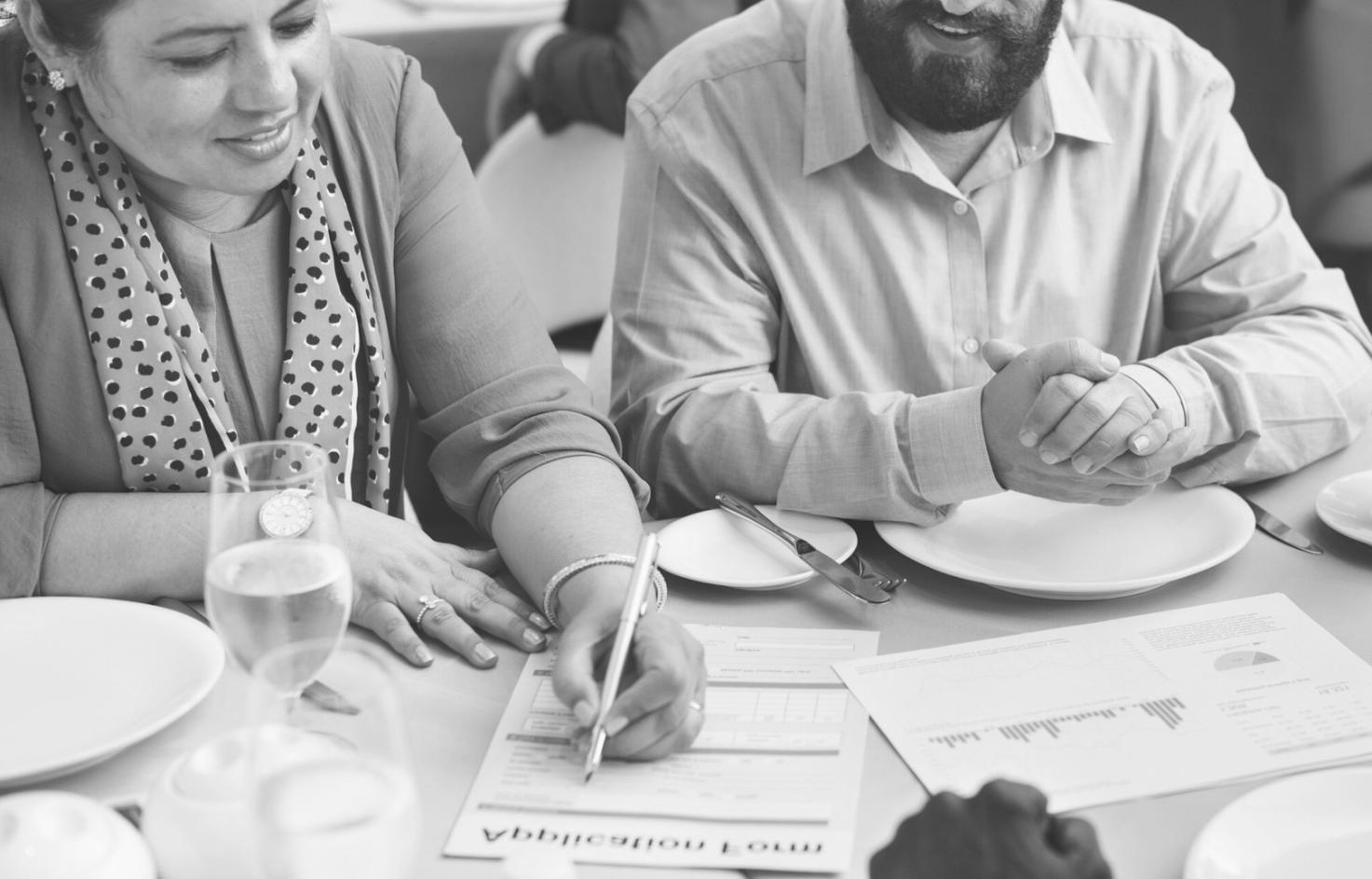 Analyse de données financières et rapports sectoriels